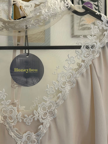 Blouse brodée à fleur